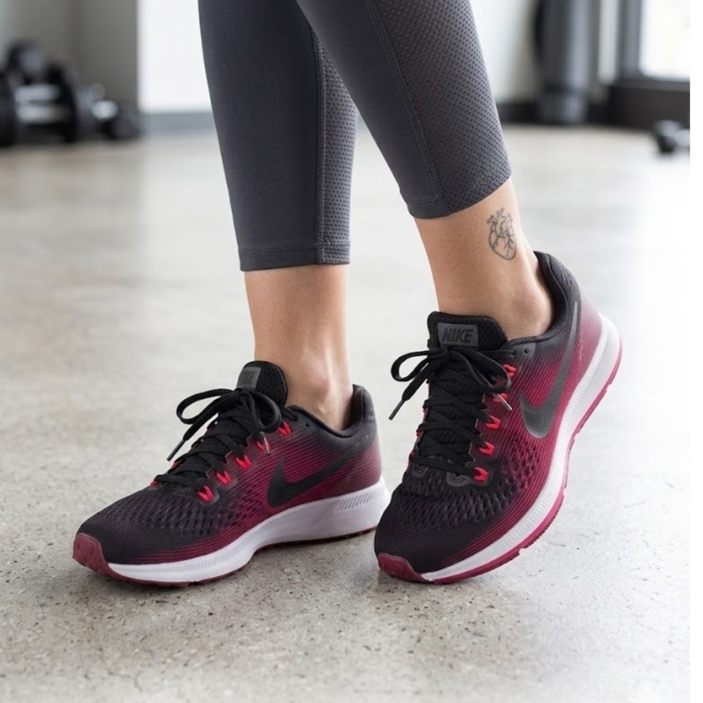 Nike Women's Black and Burgundy/Maroon Mesh Running Sneakers